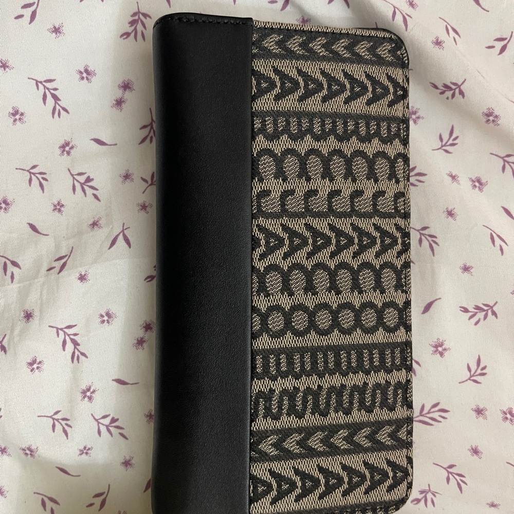 Authentic Marc Jacobs Wallet - Picture 4 of 7